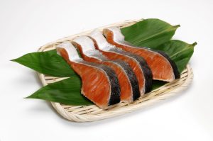 秋の味覚鮭で健康に